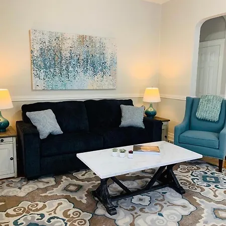 Stunning Bungalow Next To Unc - Free Bikes!
